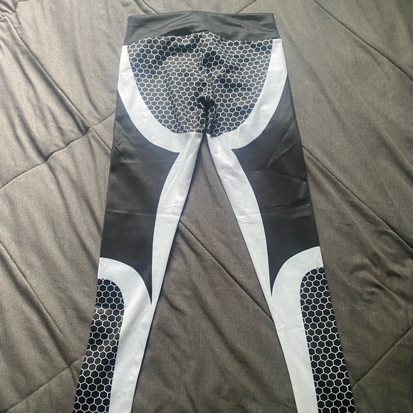 New! Activewear pants for women size small - Picture 2 of 3